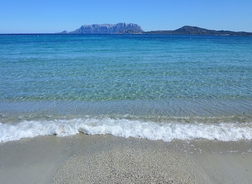 Soggiorna nei villaggi vicino alle spiagge di quarzo rosa della Sardegna villaggi vicino spiagge di quarzo rosa della Sardegna per le ferie